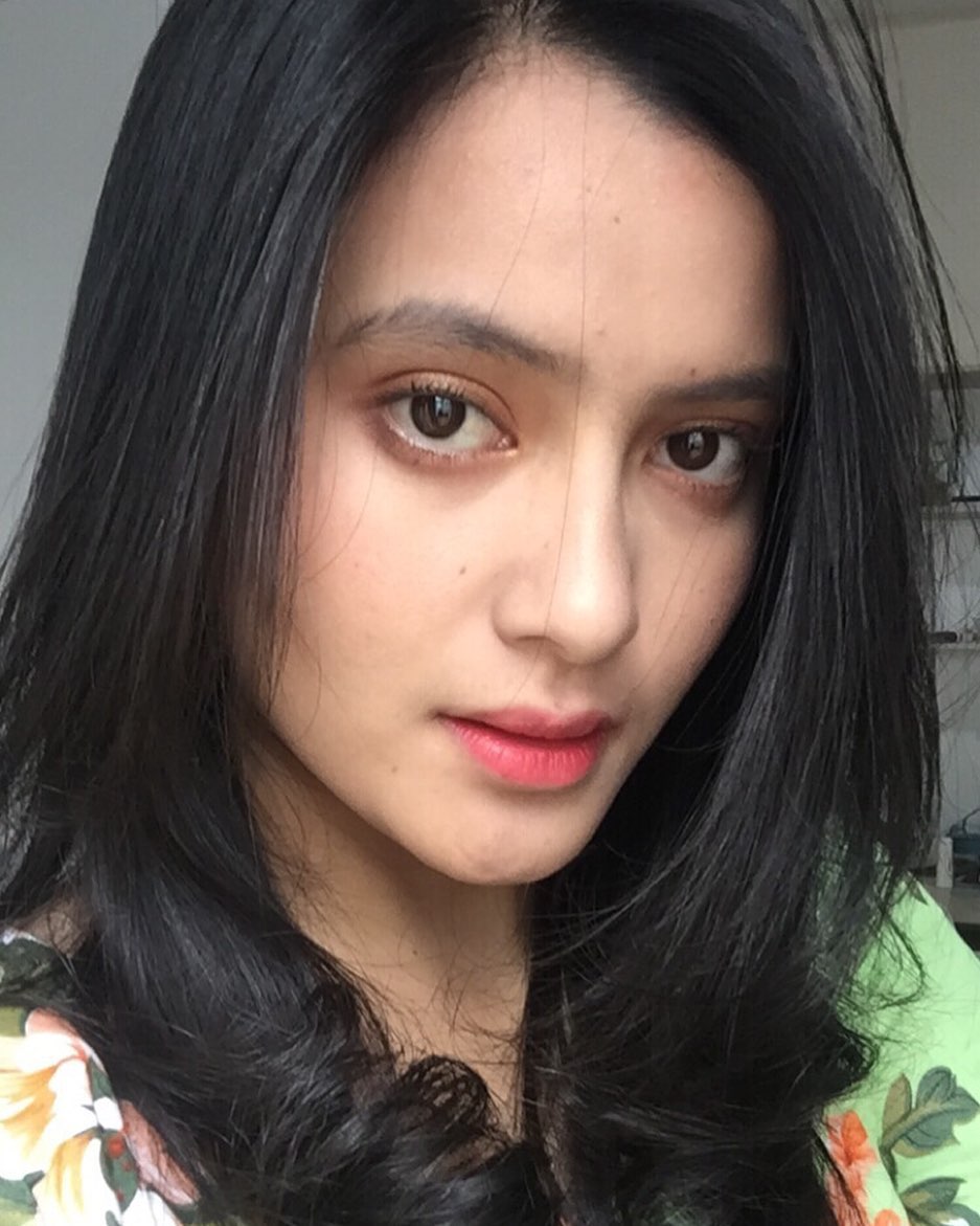 10 Pesona Femila peserta audisi Indonesian Idol, anak mantan pejabat