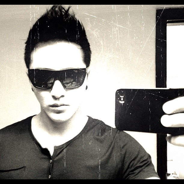 8 Potret lawas Demian Aditya, penampilannya bikin pangling