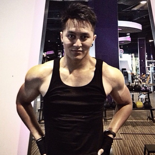 8 Potret lawas Demian Aditya, penampilannya bikin pangling