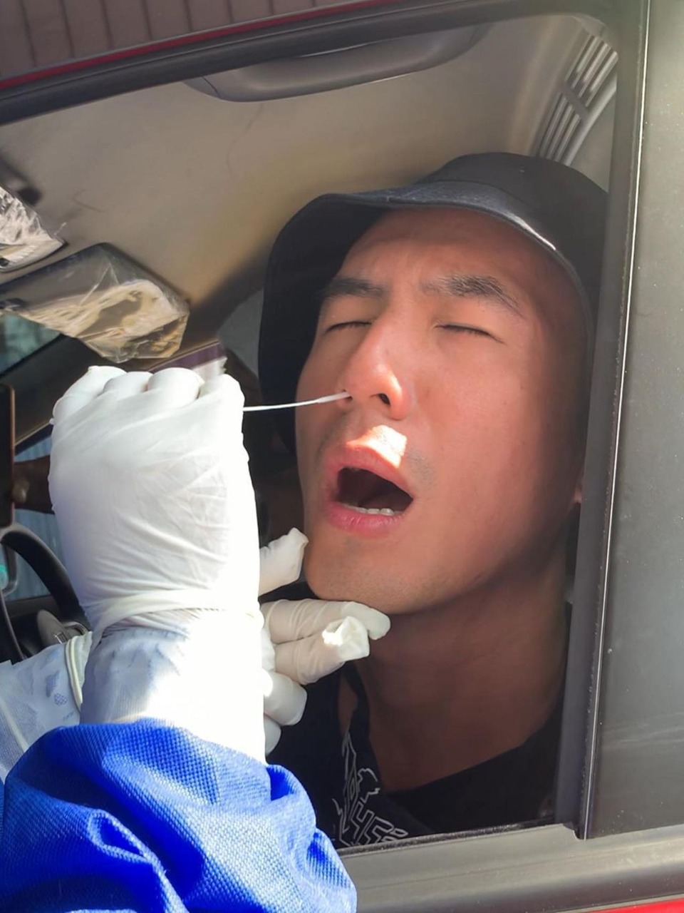 Momen 10 seleb jalani swab test, ekspresi Teuku Wisnu jadi sorotan