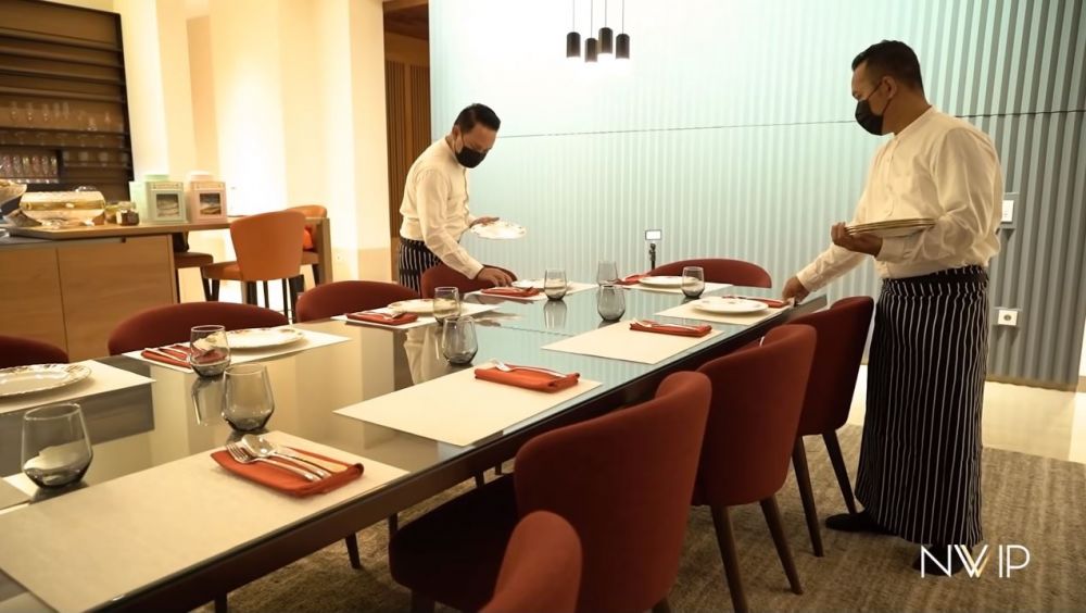 8 Potret dinner Nikita Willy dan Indra, undang private chef ke rumah