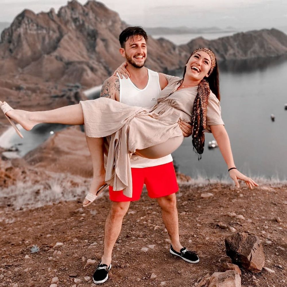 10 Potret mesra Amanda Gonzales dan kekasih baru, sweet abis