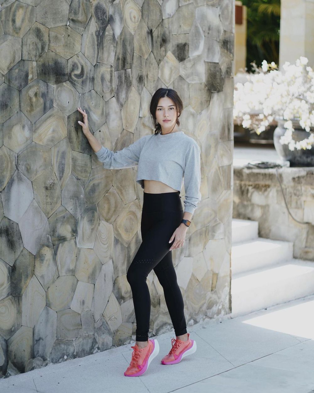 10 Potret transformasi Nana Mirdad dari imut hingga jadi hot mama