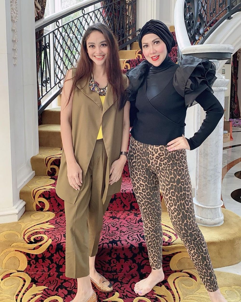 10 Potret keseharian Monica Soraya, crazy rich yang adopsi 13 anak