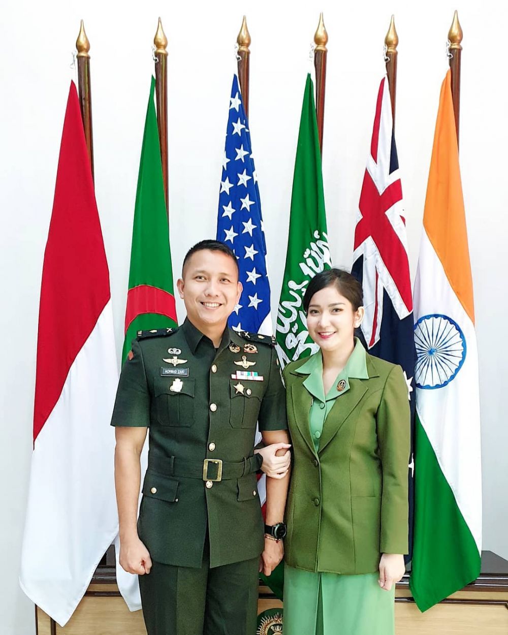 Nikah sama abdi negara, ini gaya 9 seleb berseragam Persit-Bhayangkari