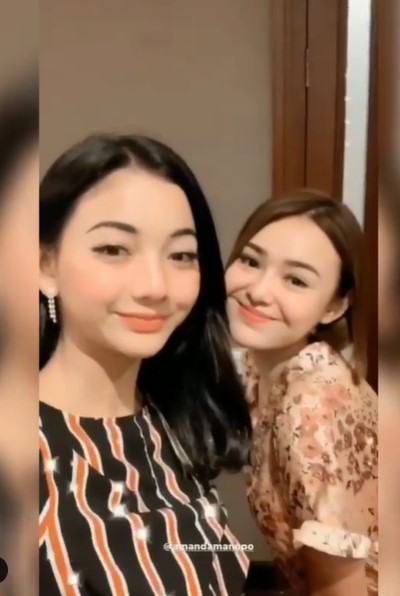 10 Momen Amanda Manopo & Glenca Chysara di luar syuting, akrab banget