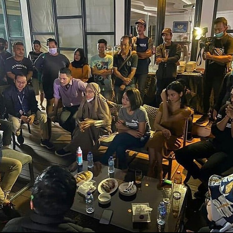 10 Momen Amanda Manopo & Glenca Chysara di luar syuting, akrab banget