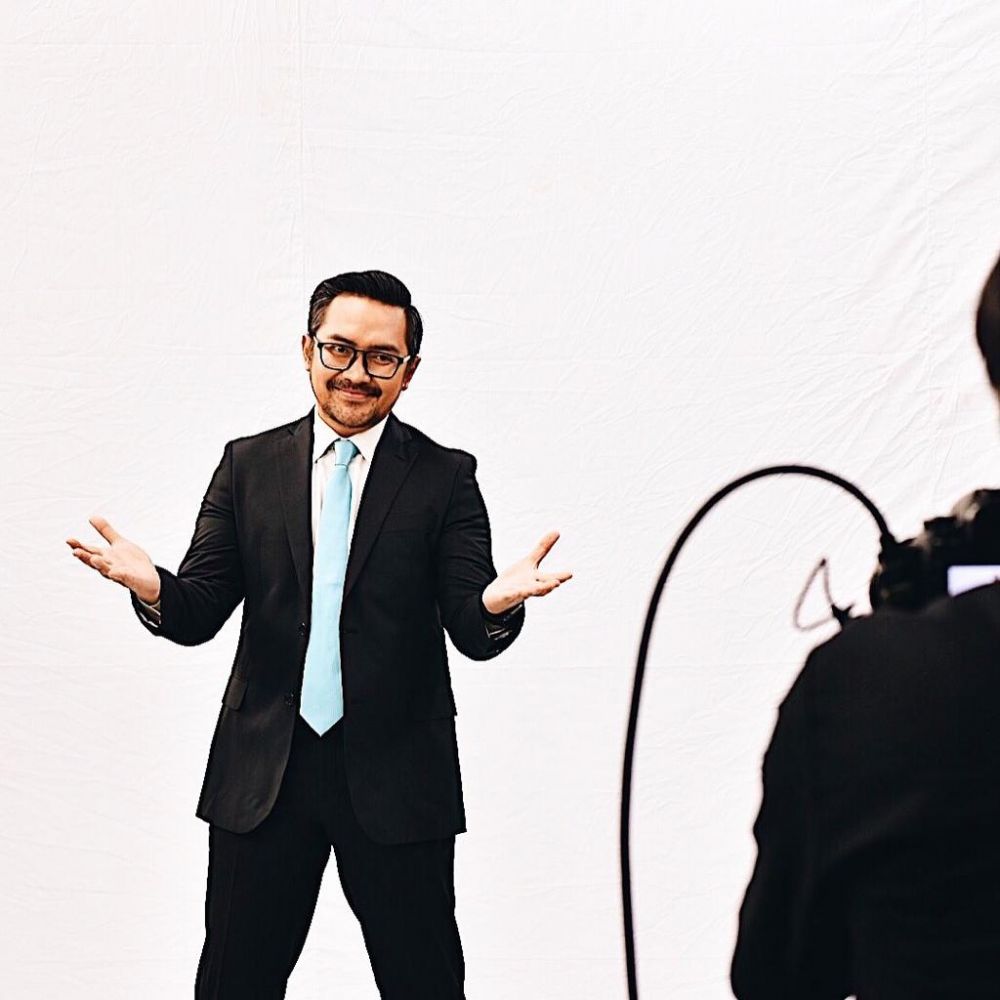 10 Catatan karier Prabu Revolusi, dari jurnalis hingga jubir menteri