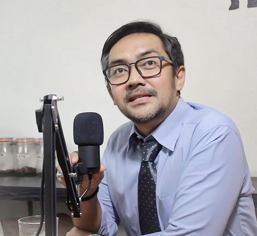 10 Catatan karier Prabu Revolusi, dari jurnalis hingga jubir menteri