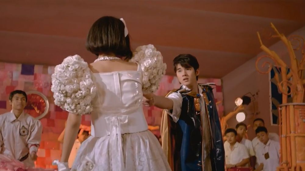 8 Transformasi Mario Maurer & Baifernbah di film, manglingi