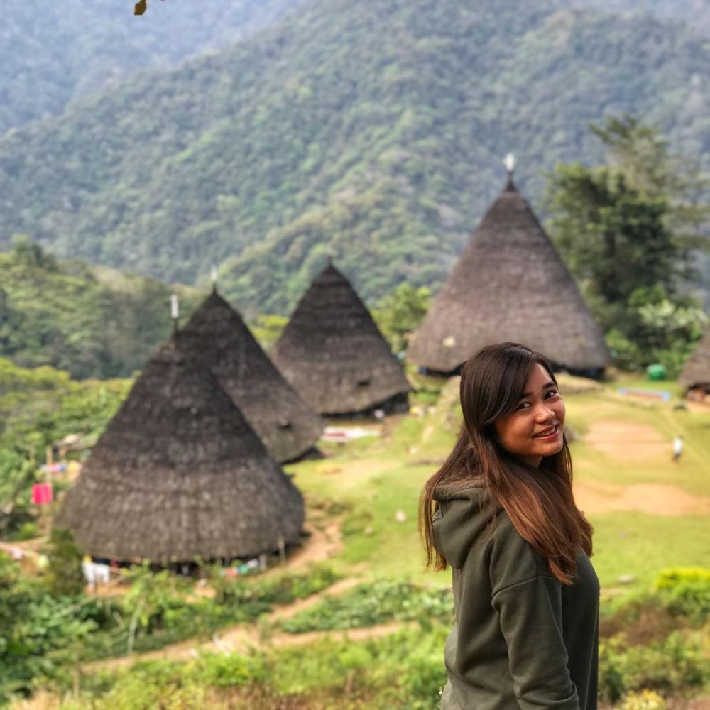 10 Potret Olivia Allan, istri Denny Sumargo yang hobi mendaki gunung