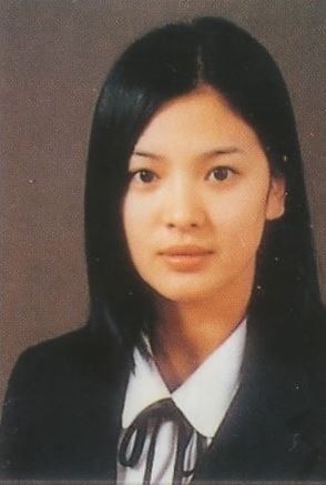 15 Transformasi Song Hye-kyo dari kecil hingga jadi artis Korea