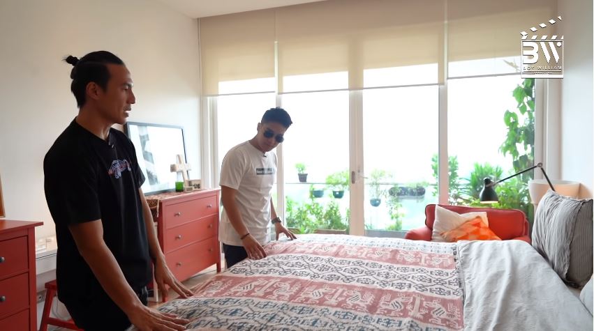 8 Penampakan kamar Daniel Mananta, simpel tanpa banyak perabotan