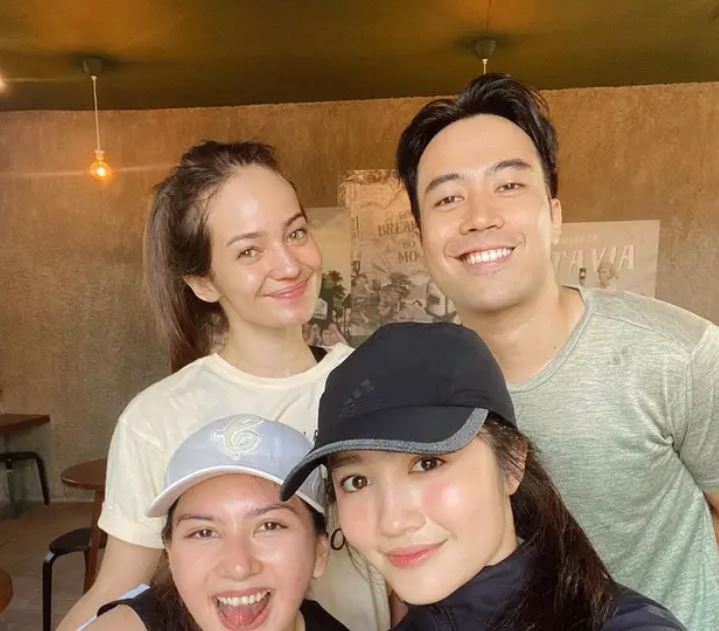 8 Potret Enzy Storia tanpa makeup, muka bantalnya curi perhatian