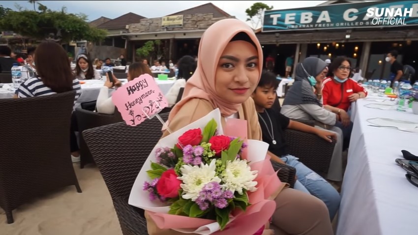 Bareng keluarga besar, ini 11 momen honeymoon Sule & Nathalie Holscher