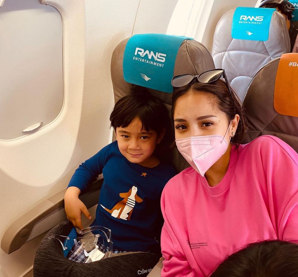 8 Potret Rafathar usai potong rambut, disebut mirip Park Bo-gum