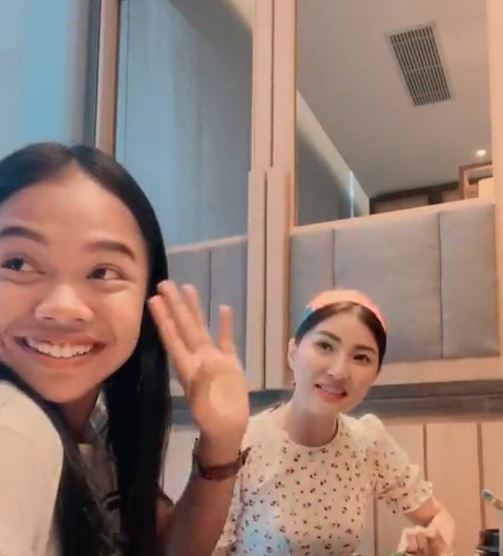 8 Momen akrab Sarwendah & Nissa penyanyi gerobak, belanja bareng