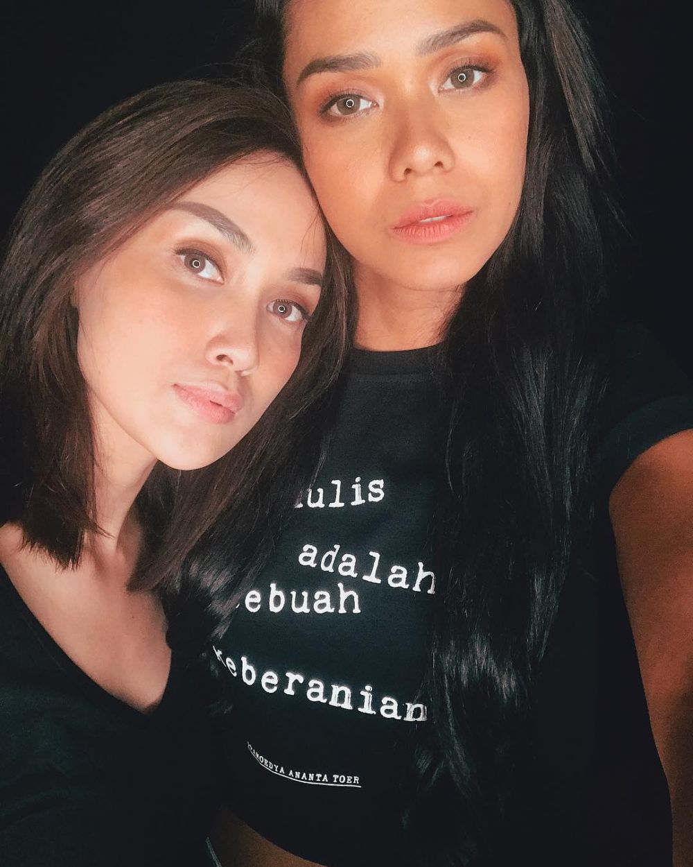 12 Pasang seleb cantik ini ternyata punya hubungan saudara