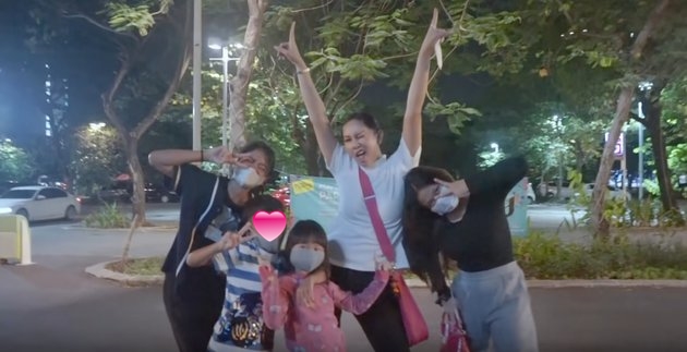 10 Momen Kalina Ocktaranny bareng keluarga Vicky, makin hangat & akrab