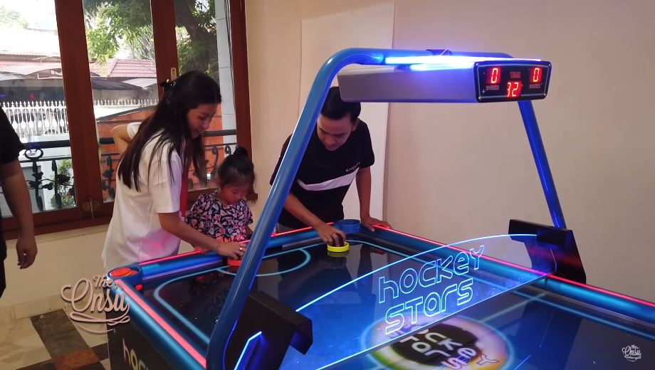 10 Potret area bermain anak Sarwendah, koleksinya bikin melongo