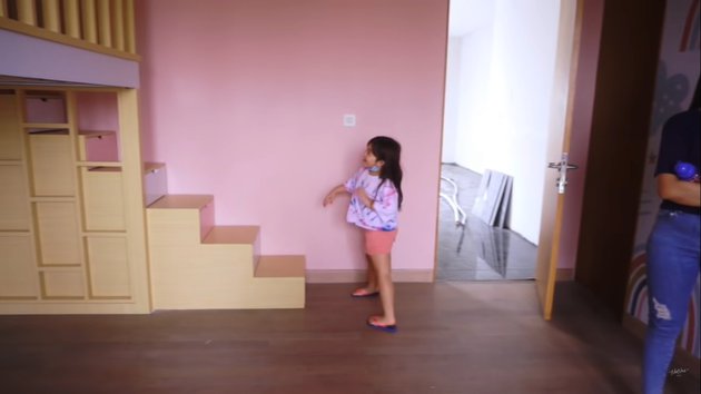 8 Potret kamar anak Nisya Ahmad, punya dua 'lantai'