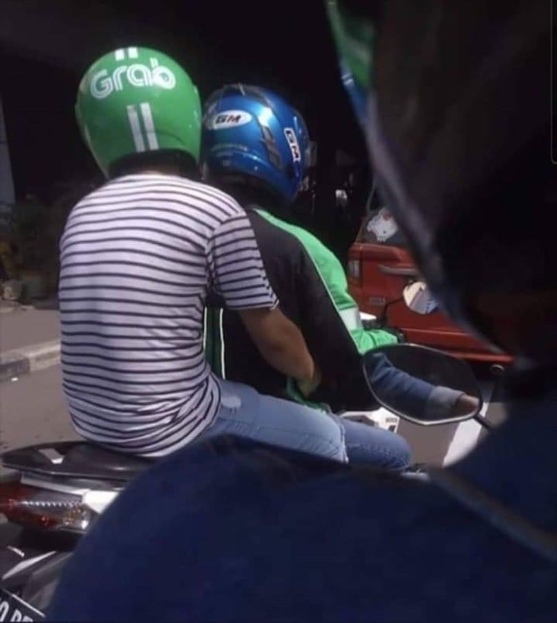 11 Posisi duduk penumpang ojek online ini bikin senyum di jalan