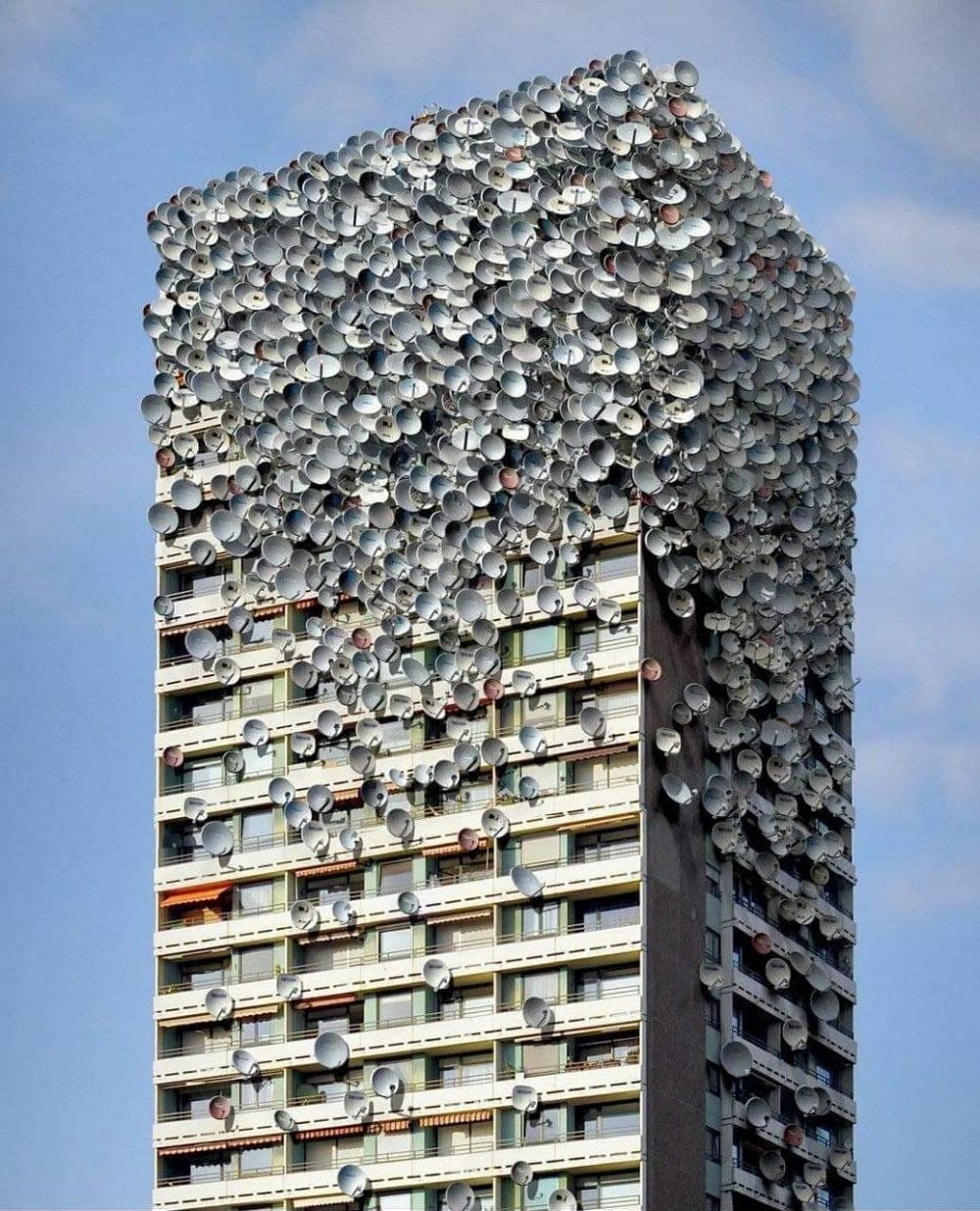 10 Desain jendela bangunan bertingkat ini bikin senyum miris