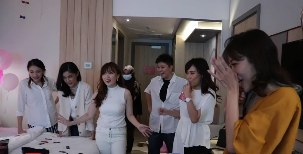 10 Momen bridal shower Steffy, dapat kejutan dari personel Cherrybelle