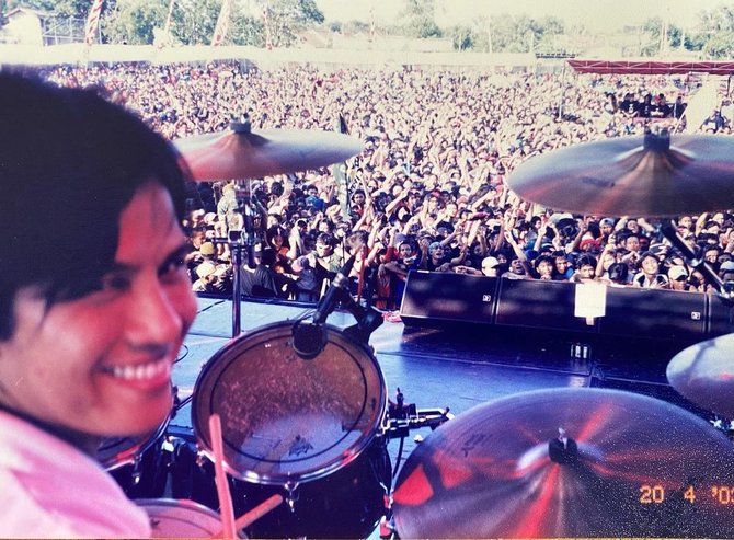 7 Potret kenangan Didiet Protonema semasa hidup, drummer andal