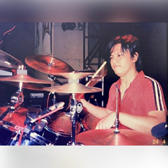 7 Potret kenangan Didiet Protonema semasa hidup, drummer andal