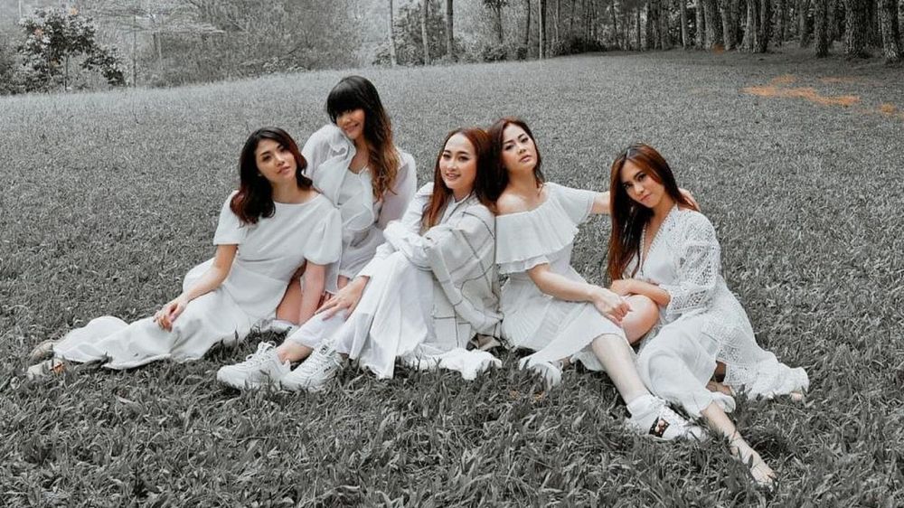 10 Potret comeback girl group 7icons, usung konsep beda