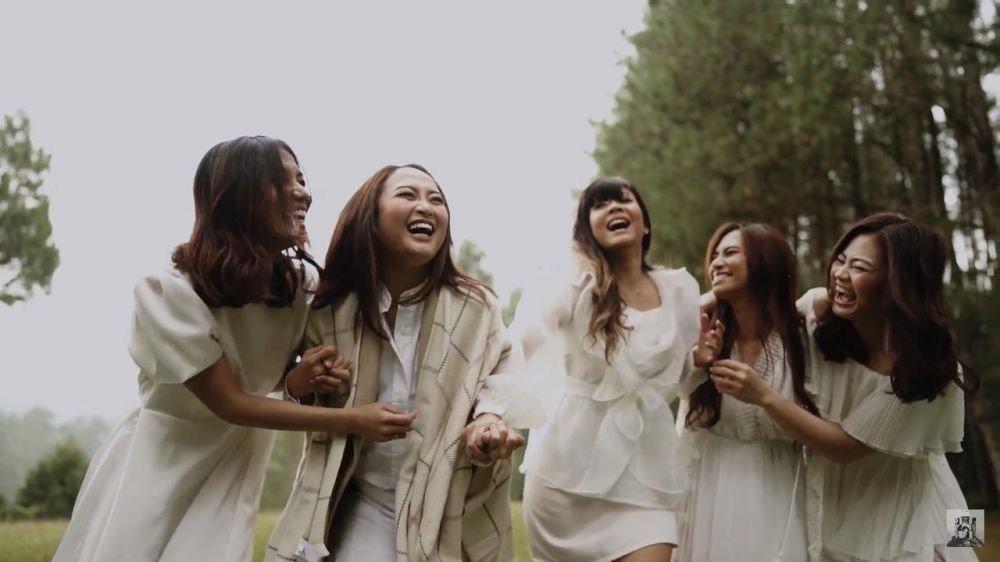10 Potret comeback girl group 7icons, usung konsep beda