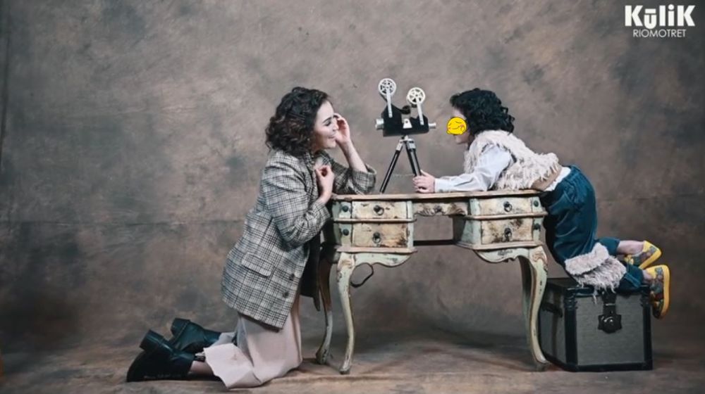 10 Pemotretan terbaru Ayu Ting Ting tema klasik, bajunya bikin salfok