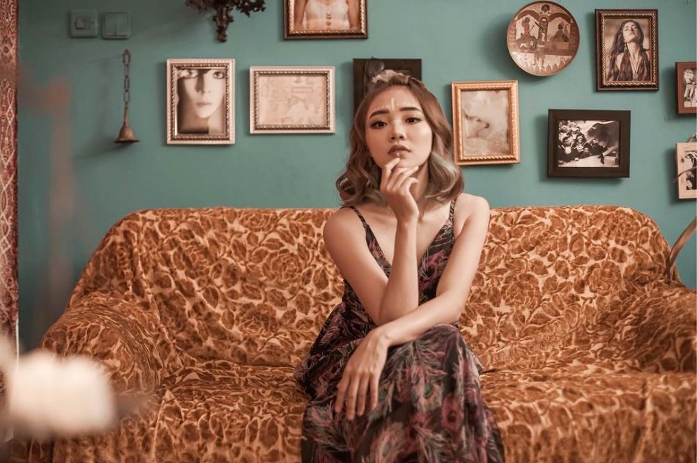 10 Gaya pemotretan Steffy eks Cherrybelle, ada yang di bawah laut