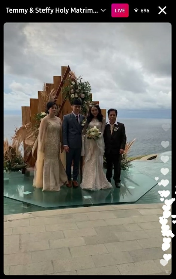 Sempat tertunda, ini 10 momen pernikahan Steffy eks Cherrybelle