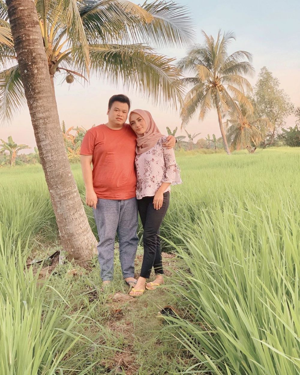 12 Potret kenangan manis Yulita MasterChef dan suami semasa hidup