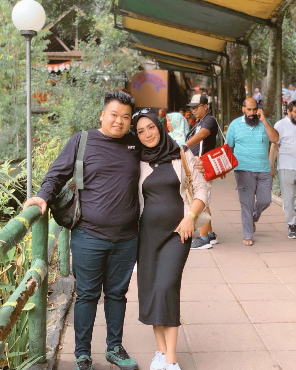 12 Potret kenangan manis Yulita MasterChef dan suami semasa hidup