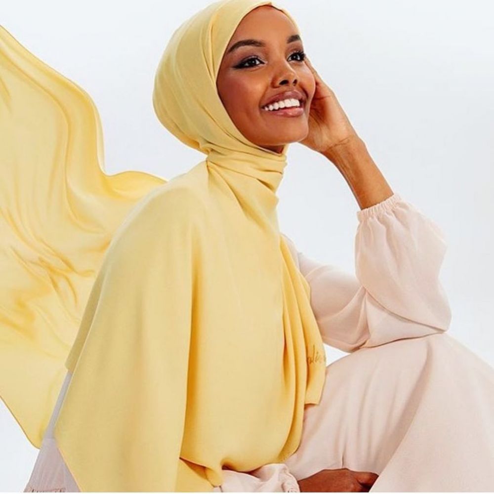 10 Potret Halima Aden, model yang pilih pensiun demi dalami agama
