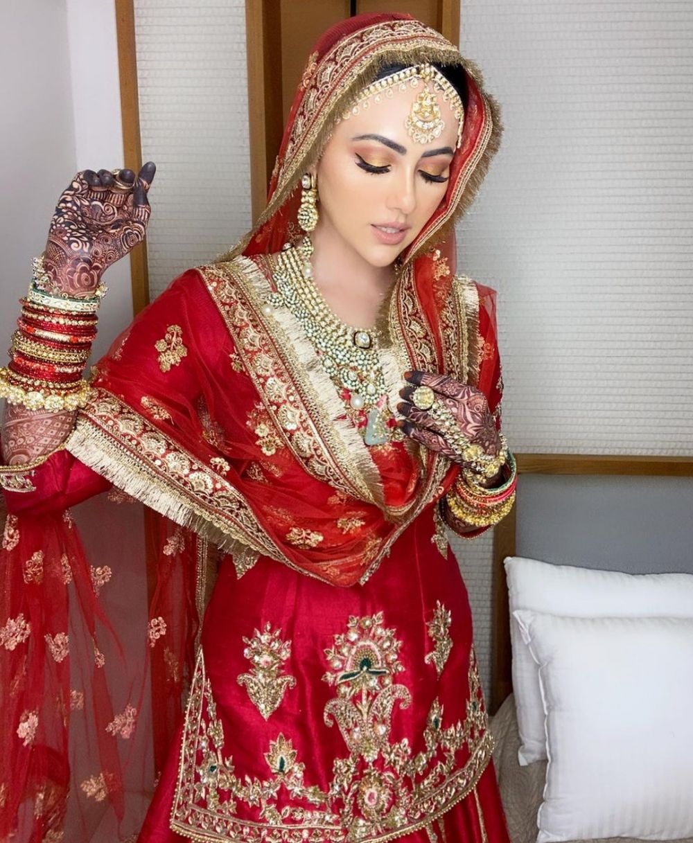 9 Potret pernikahan Sana Khan, penampilannya manglingi