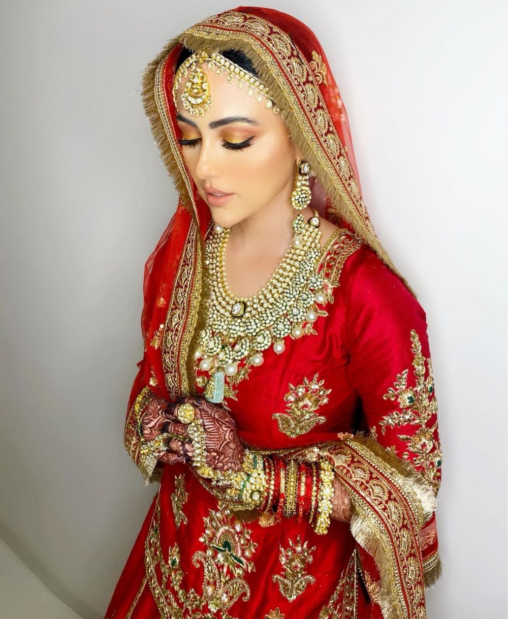 9 Potret pernikahan Sana Khan, penampilannya manglingi