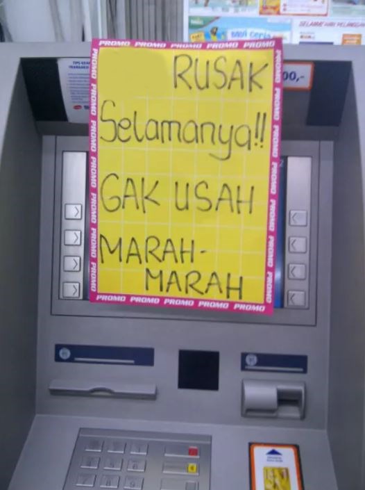 20 Tulisan lucu di ATM rusak ini bikin orang bikin nyengir lebar
