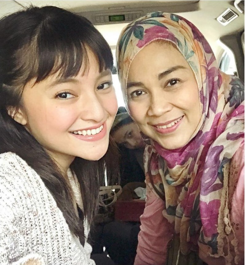 Pernah berseteru, ini 9 potret Marshanda dan ibunda yang penuh kasih