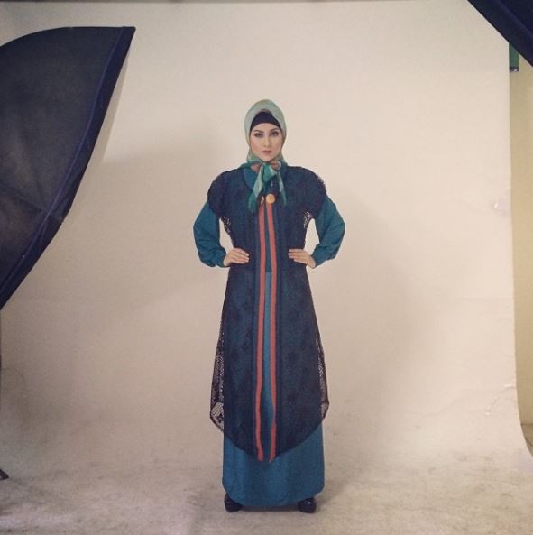 8 Potret lawas Vicy Melanie, pernah jadi model brand hijab