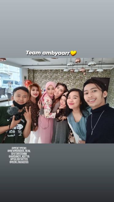 10 Momen reuni Revi Mariska & Penty Nurafiani, duo ratu protagonis FTV