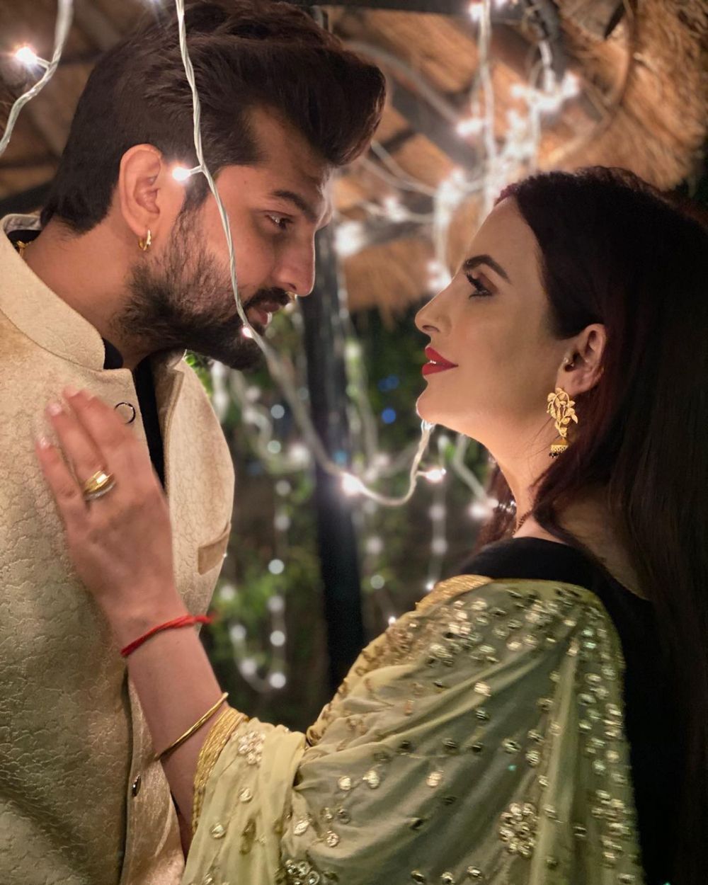 Momen mesra 7 pemain Chandra Nandini dan pasangan asli, bikin baper