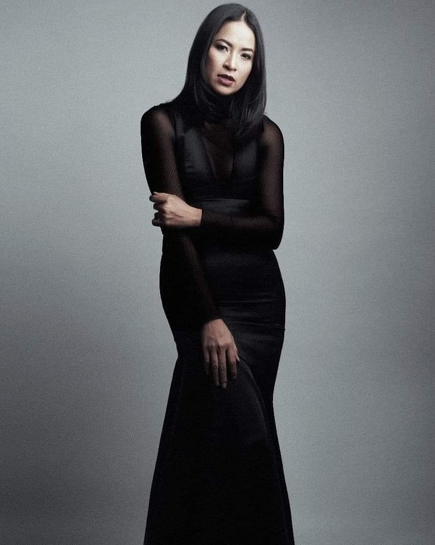 10 Gaya keseharian Sari Nila mama Arya Saloka di Ikatan Cinta, stylish