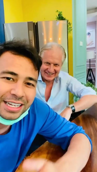 8 Momen kocak Raffi Ahmad ngomong pakai bahasa Inggris, jadi sorotan