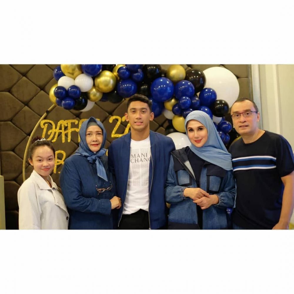 10 Momen perayaan ultah Daffa Wardhana, dirayakan bersama keluarga