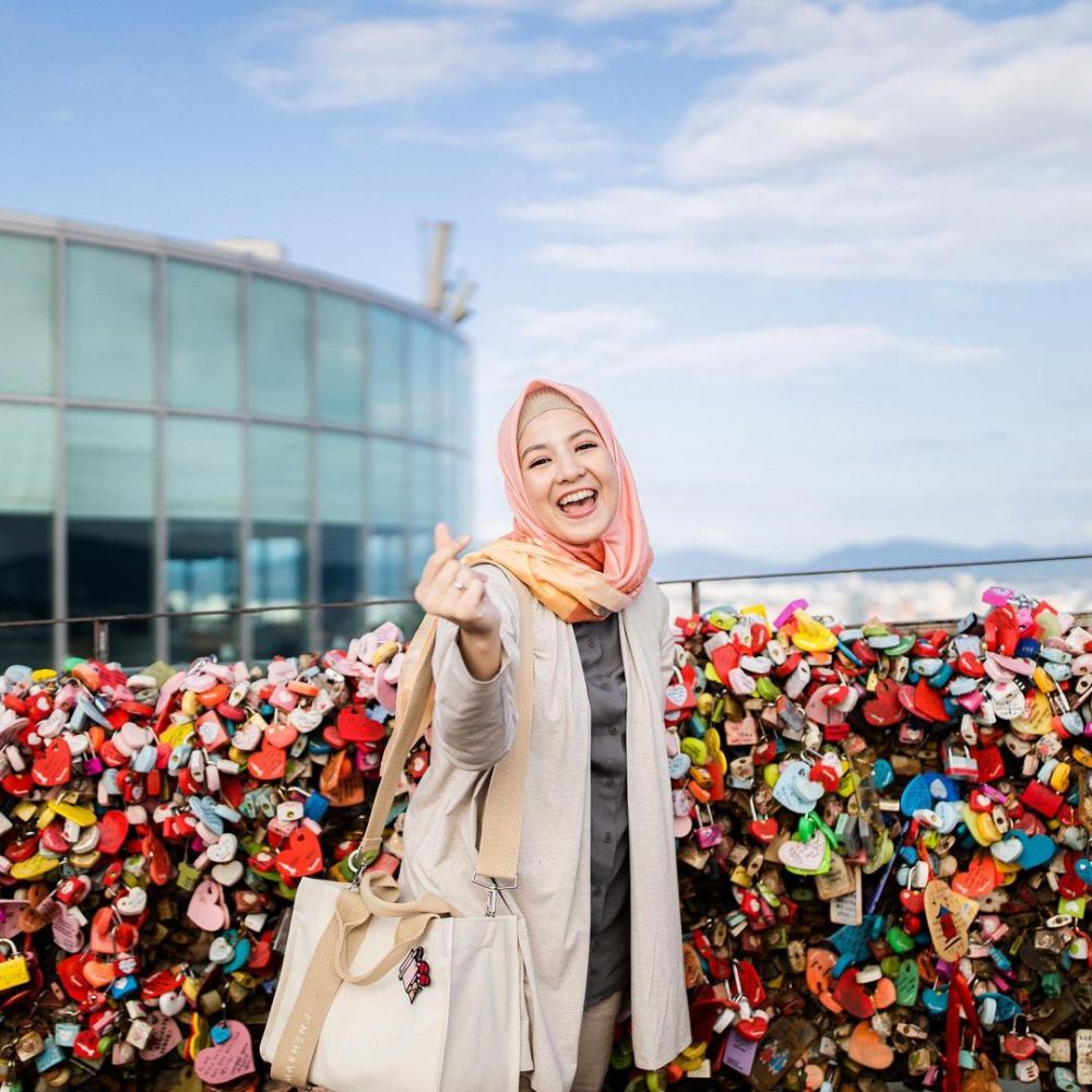 10 Potret transformasi Natasha Rizky, dari imut hingga jadi hot mama