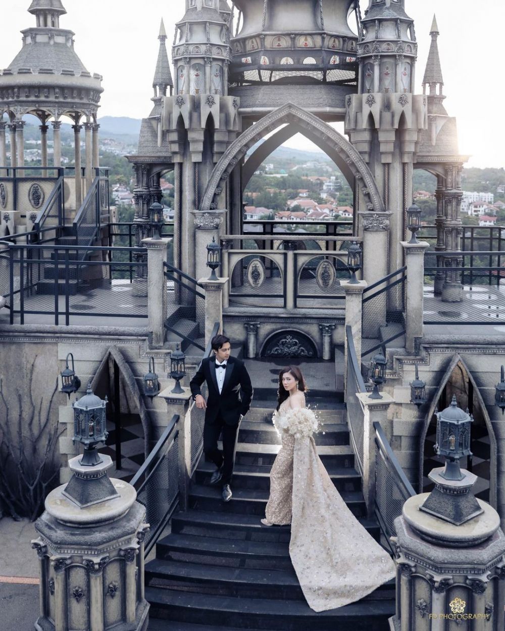 7 Gaya pemotretan Felicya dan Caesar Hito, bak putri dan pangeran